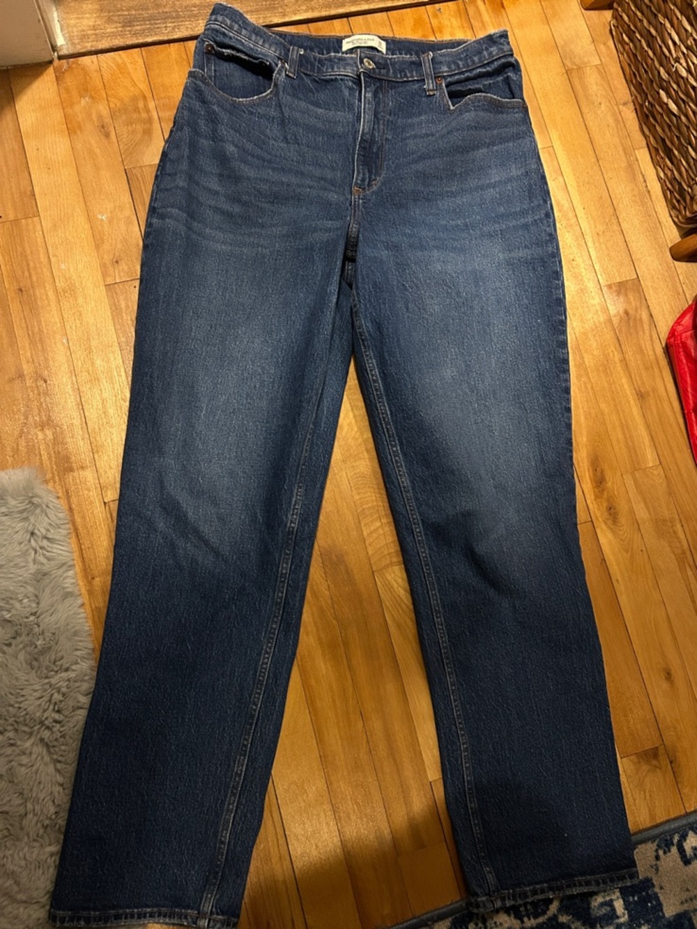 Abercrombie Curve Love Women’s Dark Blue Straight-Leg Jeans